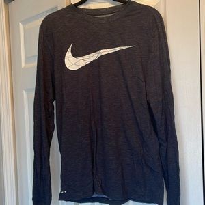 Nike NWOT men’s black long sleeve shirt.